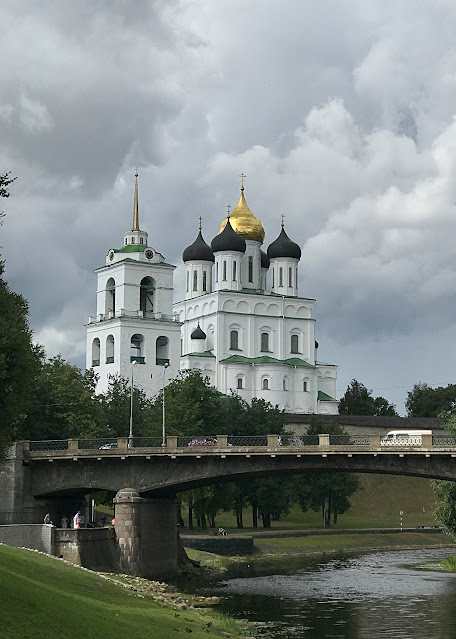 Псковский Кремль - Свято-Троицкий собор