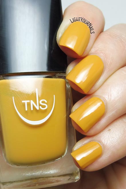 Smalto giallo ambra TNS Cosmetics Firenze 554 Atena (Divina Terra) amber yellow nail polish #unghie #tnsfirenze #tnscosmetics #nails #lightyournails