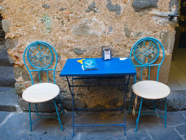 jiemve, le temps d'une pose, Italie, Les Cinq Terres, Le Cinque Terre, Corniglia, Monterosse, Riomaggiore, villages, café, table et chaises