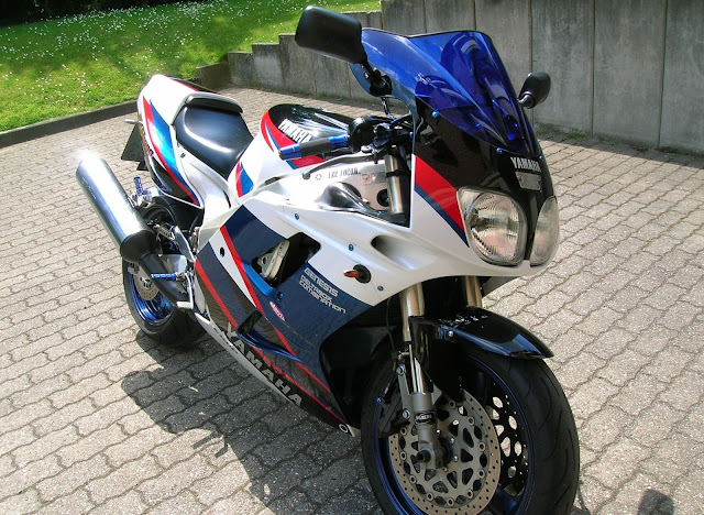 Yamaha FZR1000 HD Images