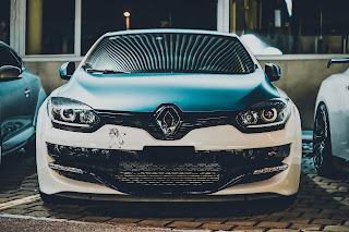 Cette Renault Mégane vous attend sur le Net