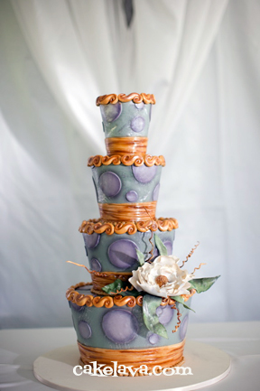 The wedding cake and accompanying wedding 