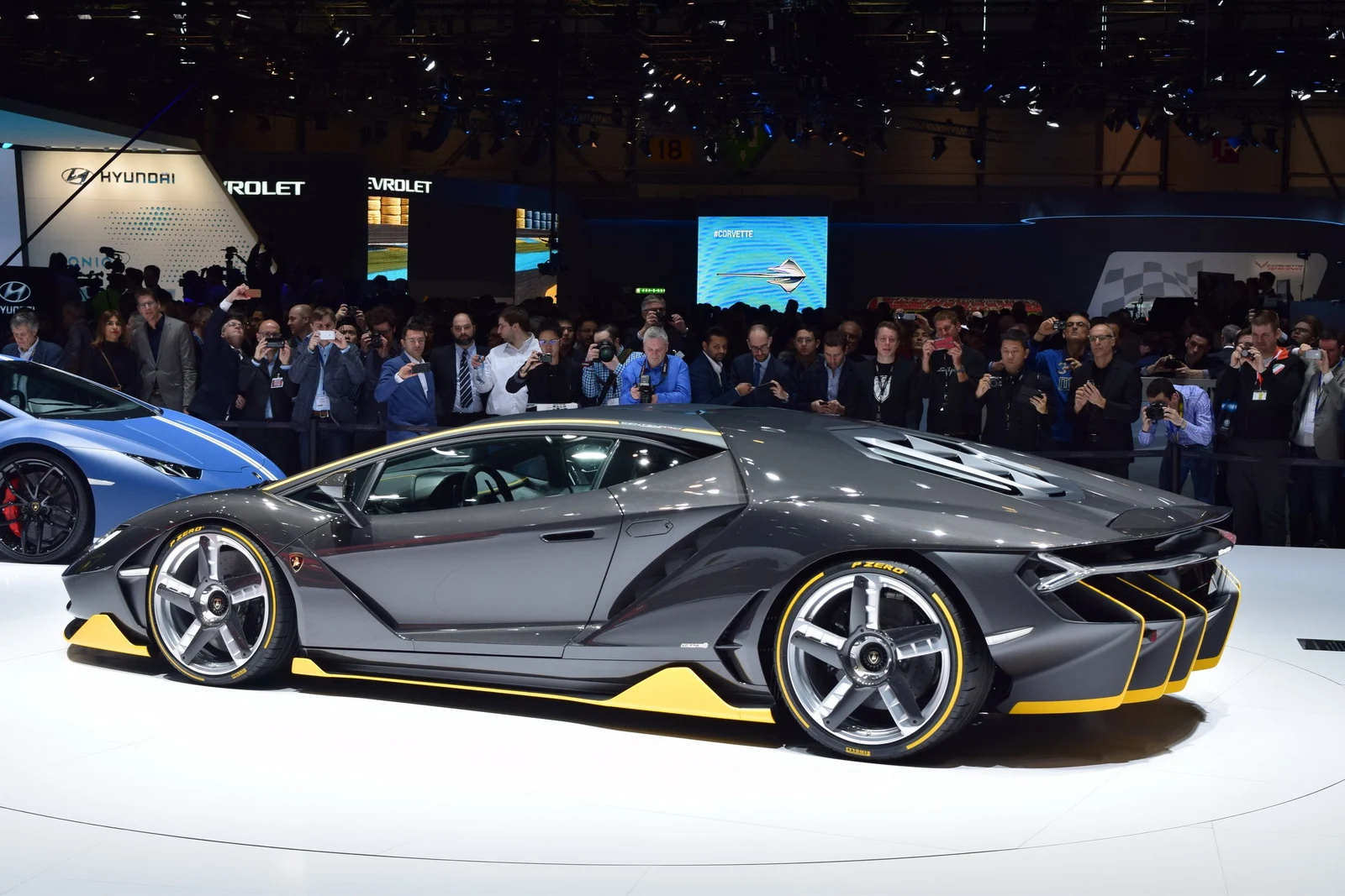 Siêu xe Lamborghini Centenario 2017