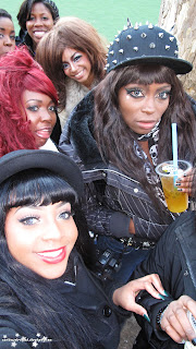 black gyaru, gyaru fashion, gyaru meet, chinatown, group shot, bubble tea,