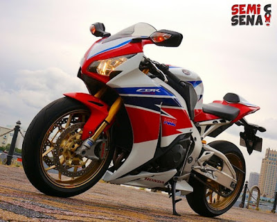 motorcycle-Honda-CBR1000RR-sp