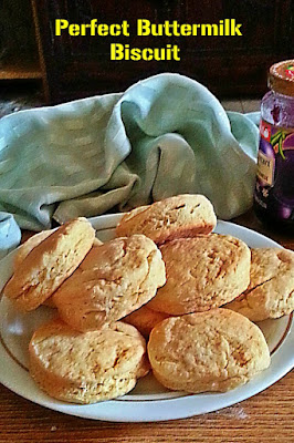 Perfect Buttermilk Biscuit Recipe @ treatntrick.blogspot.com