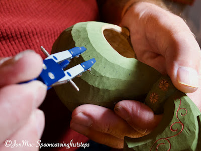 Marking out decoration on a Kuksa