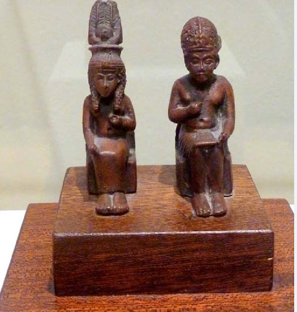 Аменхотеп III и царица Тия изображены вместе