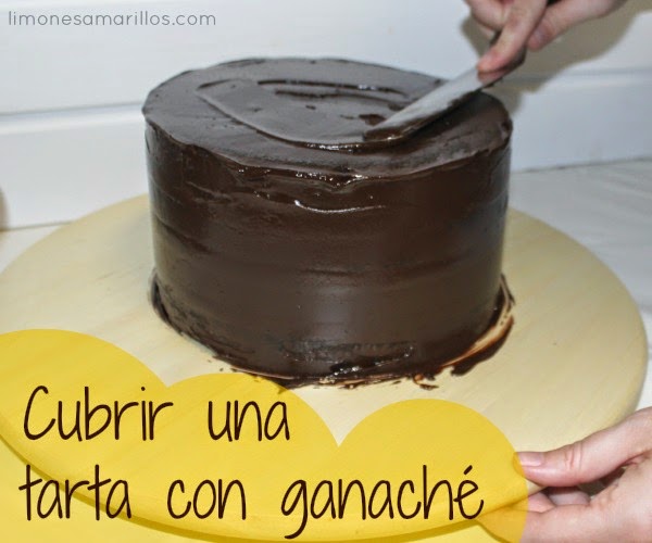 imagen cubrir tarta con ganaché