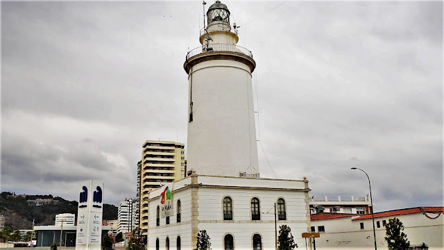 Gran faro marítimo de la ciudad de Málaga.