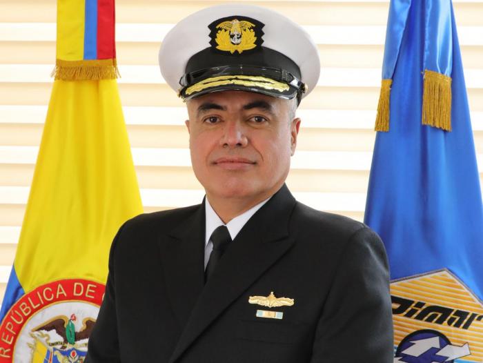 https://www.notasrosas.com/Colombia tiene nueva cúpula de las Fuerzas Militares y de Policía