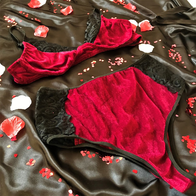 SHEIN Valentines Lingerie