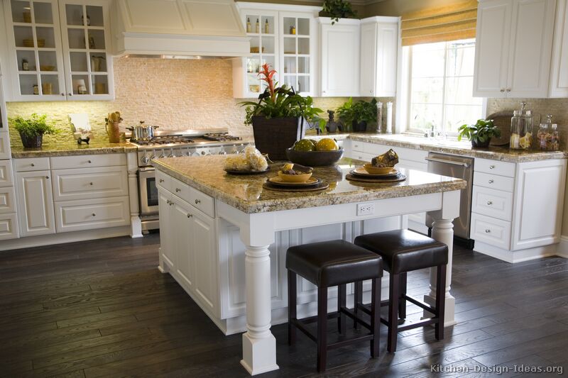 Are White Kitchen Cabinets In Style 2015