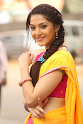 Mehreen Kaur glamorous photos gallery-thumbnail-14