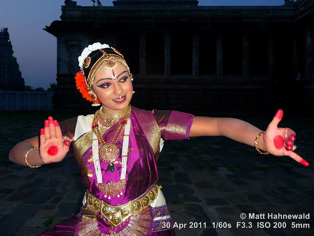 India, Tamil Nadu, Chidambaram, temple, temple dance, Thaniya Kanaka Mahalakshmi, Thillai Natarajah Temple, carnatic recital, bharathanatyam, dance pose, costume, performer, body language, eye movements, portrait, stylised gestures