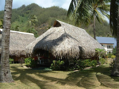 Bungalow of Moorea Island Seen On lolpicturegallery.blogspot.com