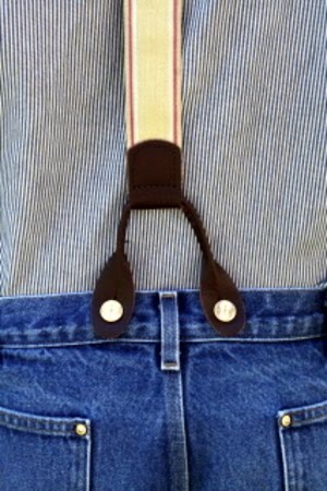 how to put on suspenders