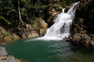 Air Terjun Suhom Lhoong ( Aceh Besar )