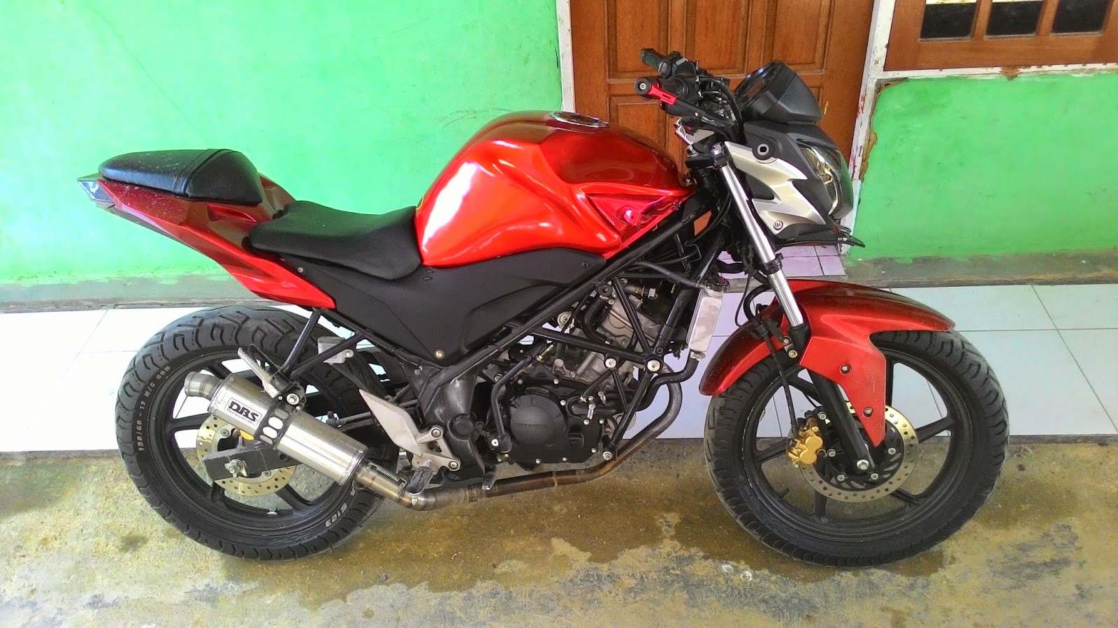 RockON Sorong Honda CB150R Pake Ban 120 70 Dan 150 60 Di Velg Ori