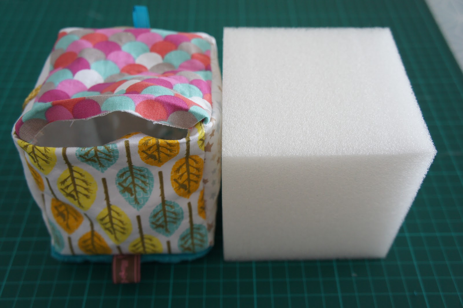 Marjo Pas Si Gauche Tuto Cubes En Mousse Pour L Eveil De Bebe