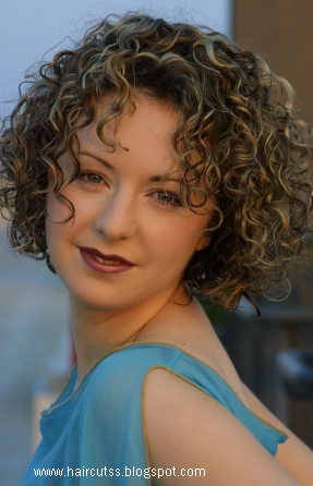 Short Curly Hairstyles For Round Faces 2011