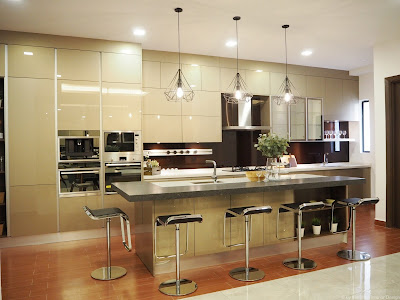 Modern Luxury Kitchen Design by Meridian Interior Design