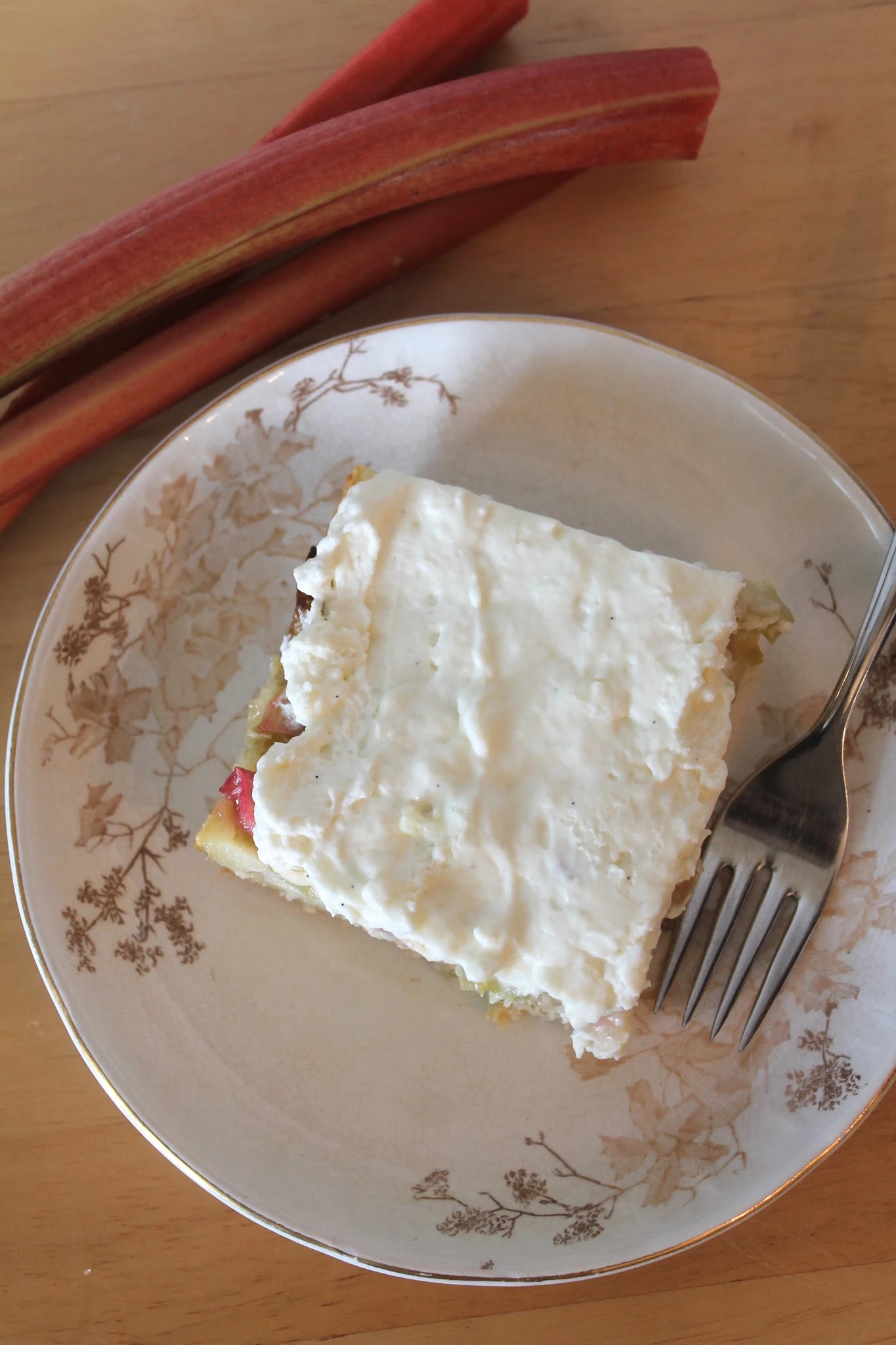 Rhubarb Custard Shortbread Bars