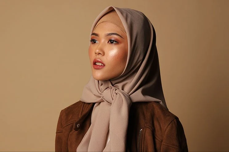 Warna daleman jilbab yang netral