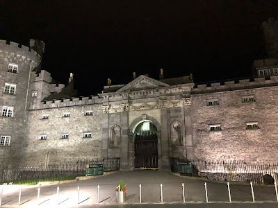 Kilkenny Castle bei Nacht