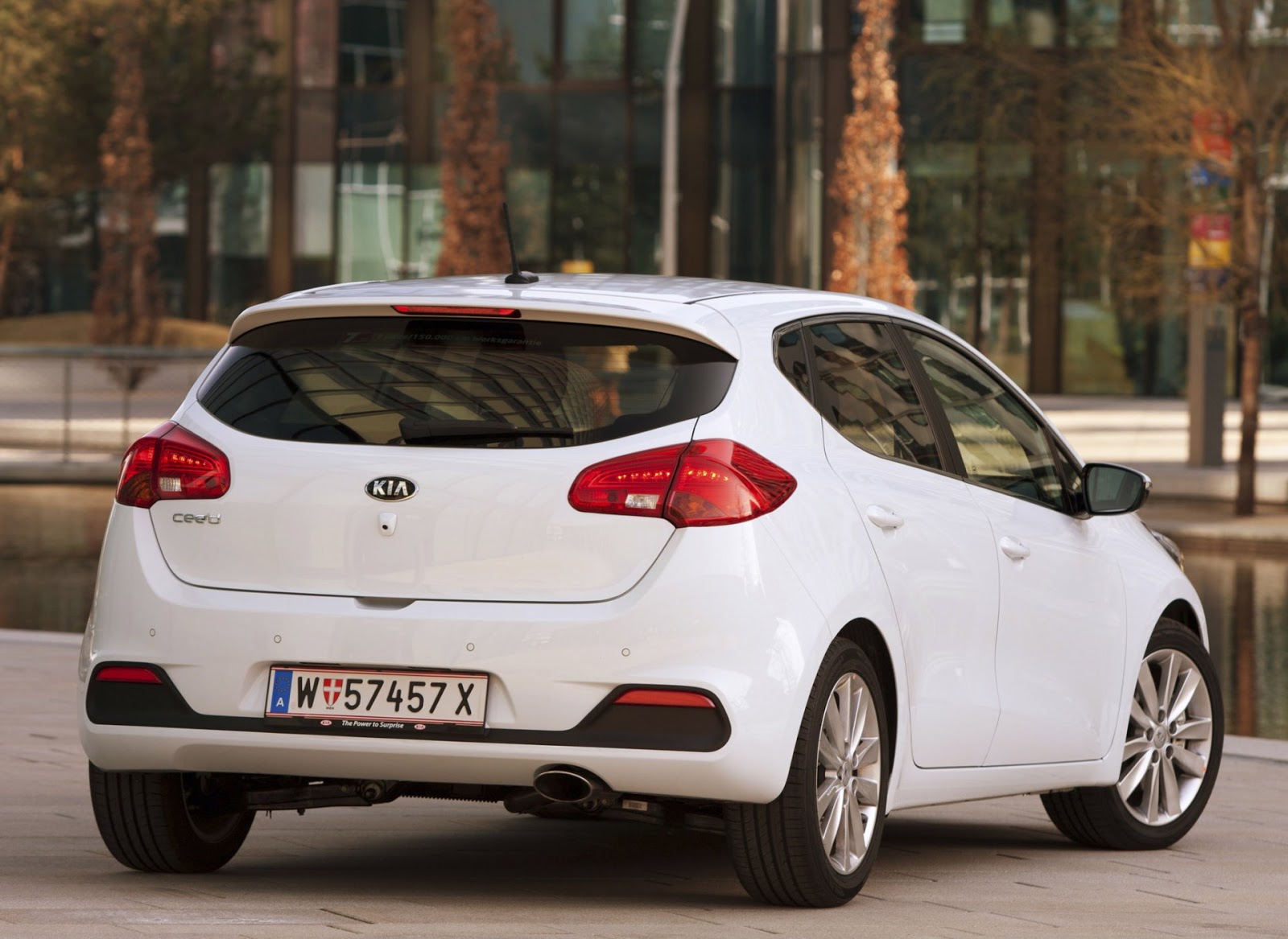 Wallpapers of beautiful cars  Kia Ceed  aka Kia Cee