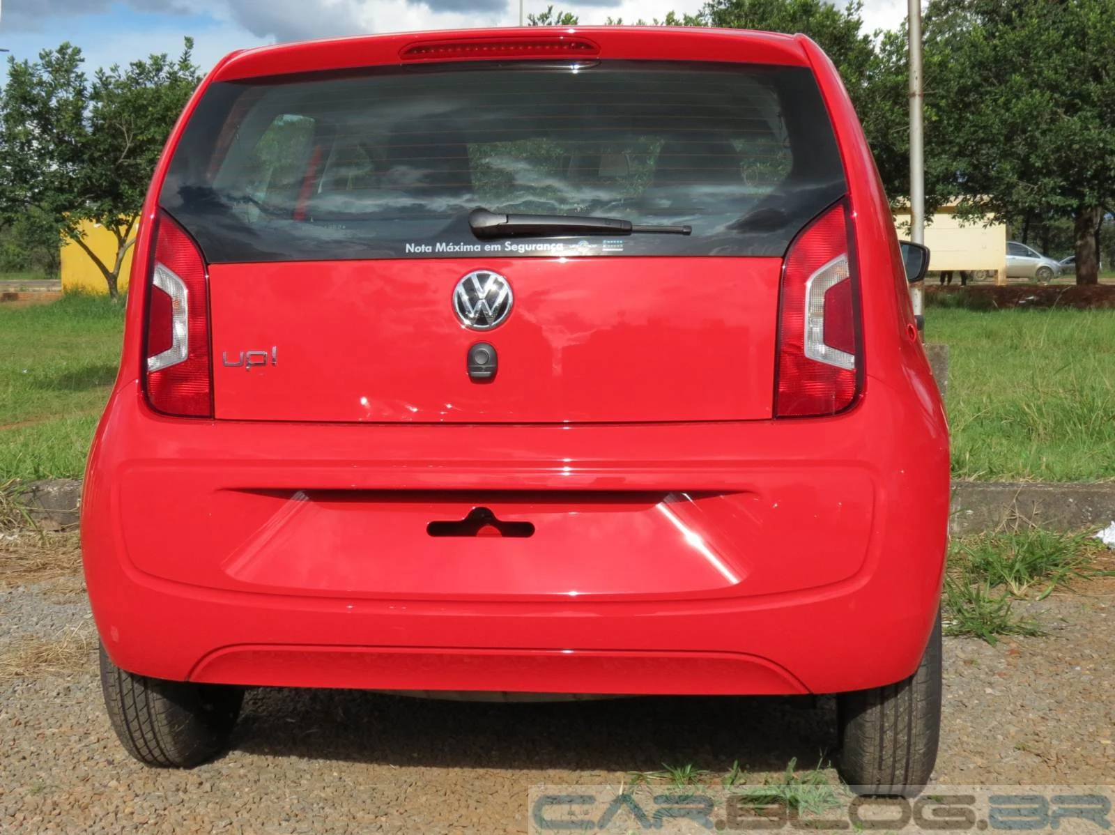 Fiat Uno Vivace x Volkswagen up! - comparativo