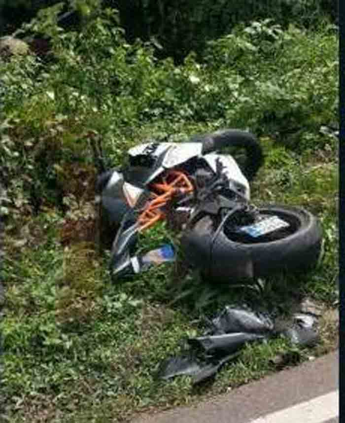 Youths Died In Bike Accident, Kannur, News, Accidental Death, Police, Dead Body, Hospital, Kerala