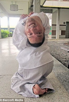 Fresh News: OmG!! i am moved to tears: Meet the Brazilian man born with his head upside-down 
