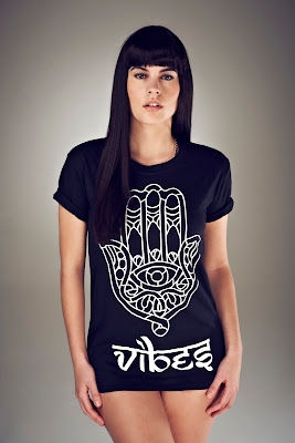 iamVibes Black Geometric Hamsa Tee