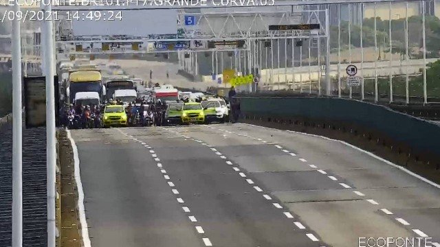 Ponte Rio-Niterói fecha por meia hora nos dois sentidos por causa de ventos fortes; Marinha emite alerta de ventos de até 74 km/h