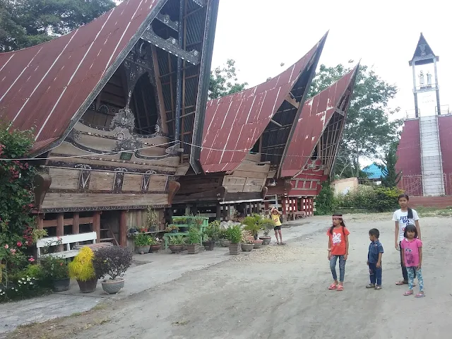 Tugu Lumban Sitio di Huta Sitio kecamatan Simanindo kabupaten Samosir.