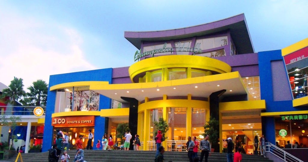 Cihampelas walk Ciwalk Bandung  Tempat  Belanja  di  Bandung  