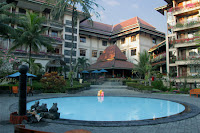 Swimming Pool Jayakarta Hotel Yogyakarta