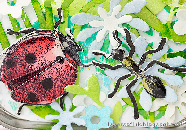 Layers of ink - Springtime Altered Tin Tutorial by Anna-Karin Evaldsson. Ant and ladybug meeting.