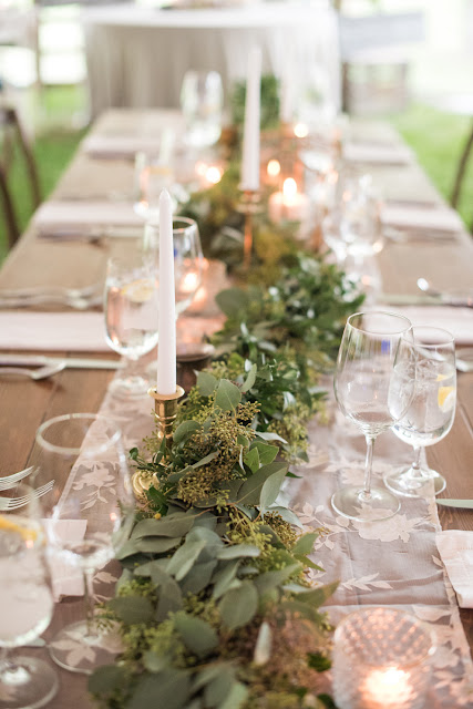 Table Decor / Montana Wedding / Photography: Kelly Kirksey Photography / Planner: Tanya Gersh Events / Florist: Mum’s Flowers 