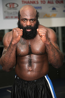 what the fuck is up with Kimbo's belly button?