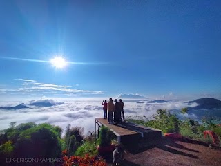 Objek Wisata Puncak Data Berburu Foto Ke Negeri Di atas Awan Sumbar