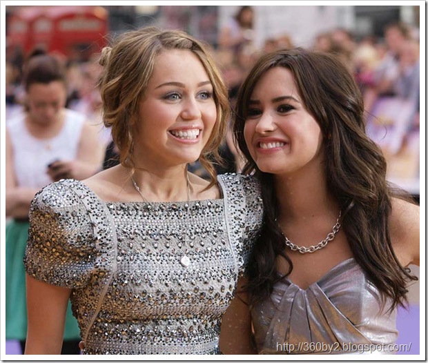 BRITAIN-ENT-CINEMA-HANNAH-MONTANA