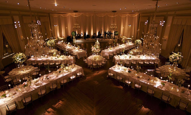 enchanting-wedding-reception-decoration-ideas-with-long-rectangle-table-chandelier-and-big-bouquet-flower-centerpieces