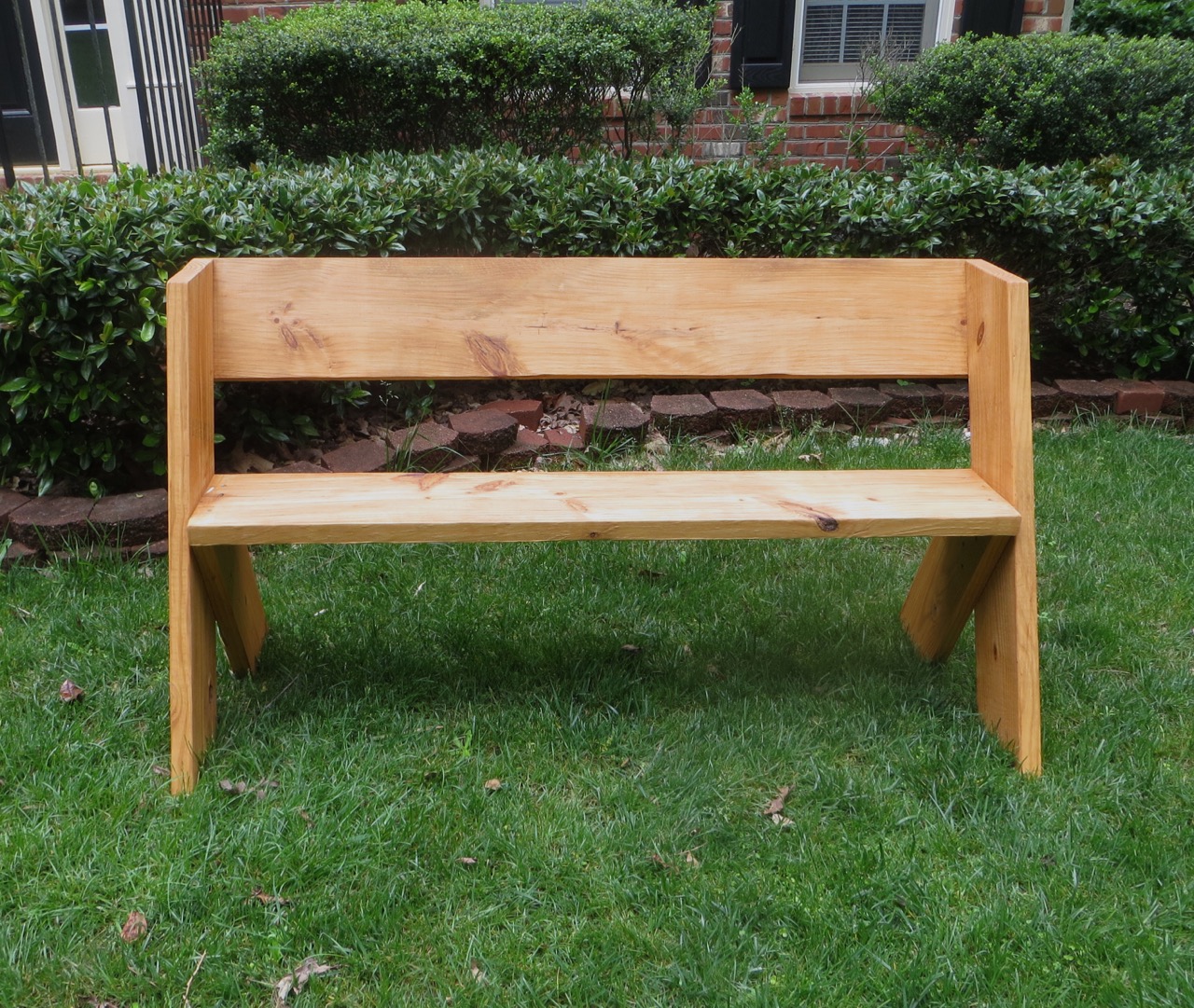 The Project Lady: DIY Tutorial - $16 Simple Outdoor Wood Bench