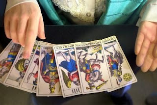 quiero que me lean las cartas de tarot