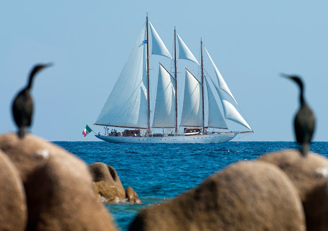 alquiler de goletas en Italia. alquiler de goletas en las Ilsas Eolias. Alquilar una goleta barata en las Islas Eoliasa. Alquiler de goletas en Cerdeña. Alquiler de goletas en Sicilia