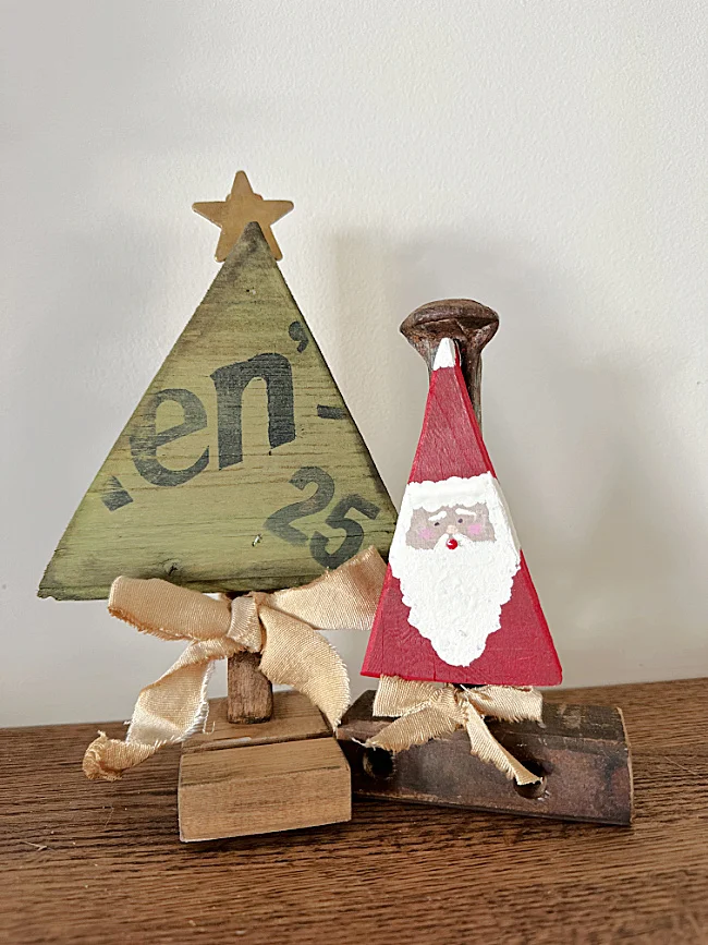 Santa and tree with coffee stained bows