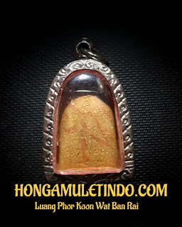 Powder amulet LP Koon Wat Ban Rai - Gold Takrut