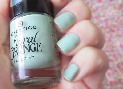 Swatch Essence Grunge Me Tender